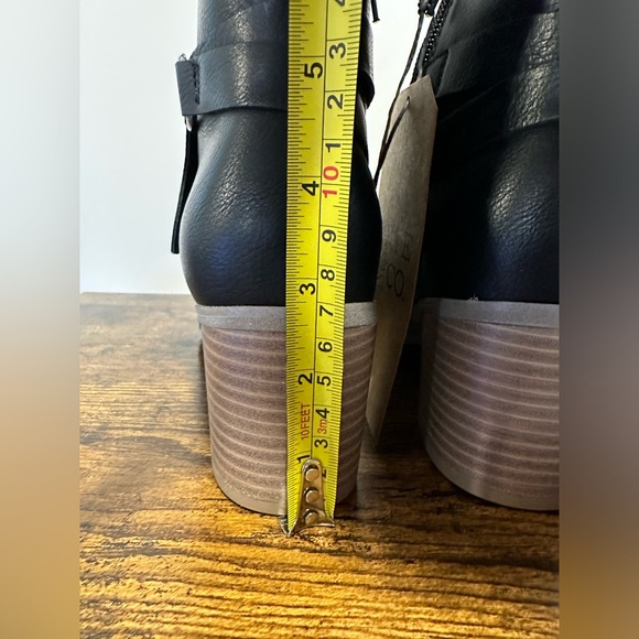 Frye and Co. Women’s Black Italia Stacked Heel Booties NWT Size 11 - Picture 5 of 9